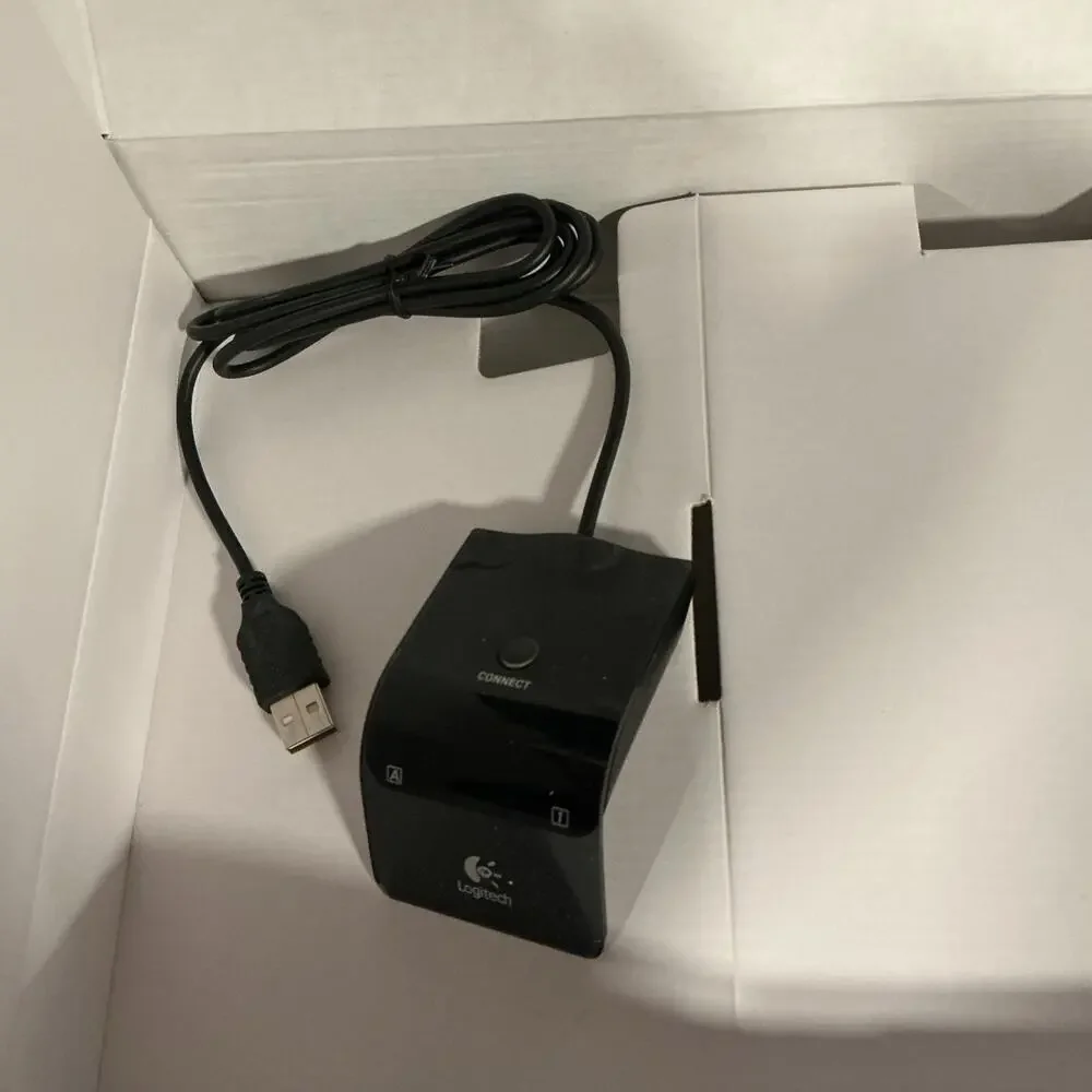 LOGITECH Cordless Desktop S520 Keyboard LX5 Laser Mouse Compact USB RF Receiver